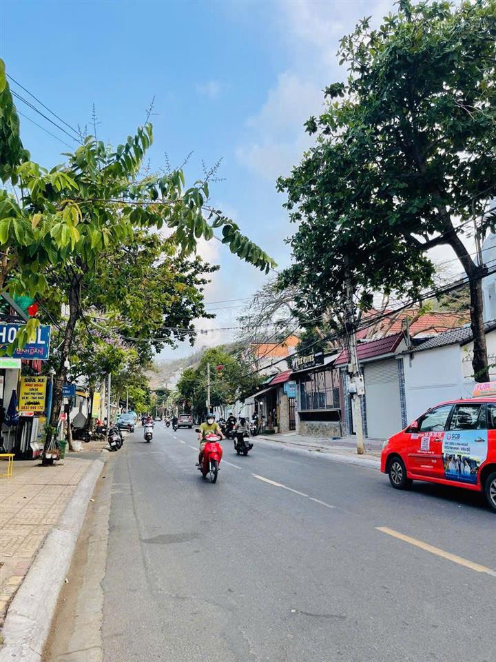 Bán nhà mặt tiền đường phan chu trinh biển bãi sau 125 m2 ngang đẹp 6m phép xd 6 tầng giá 19.5 tỷ