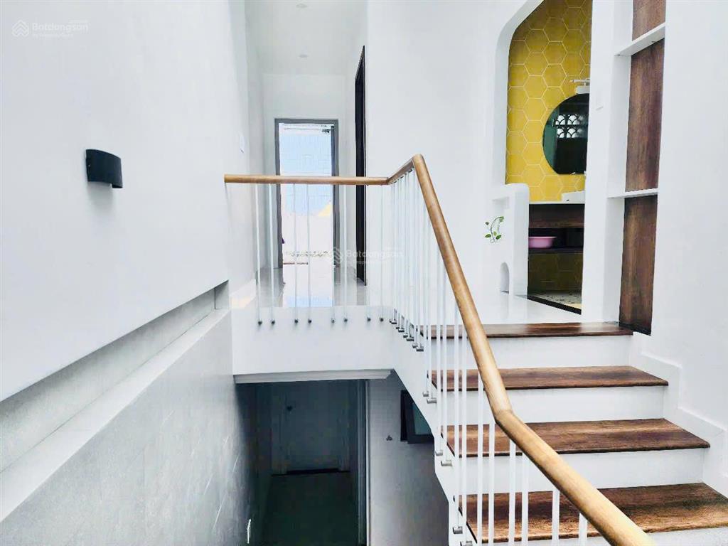 Bán gấp nhà đẹp hiện đại mặt tiền đường chu mạnh trinh shr 5x27 giá thiện chí 16 tỷ 700 triệu tl