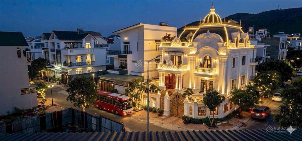 Hạ 3 tỷ bán gấp đất biệt thự mặt tiền đường tôn đức thắng 230 m2 view cửa biển giá 20 tỷ