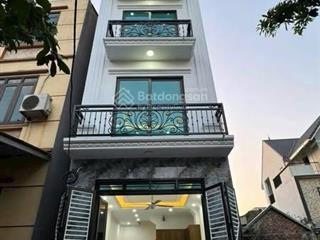 Chỉ cách đh sp thể dục thể thao 500m. nhà đẹp 5t ô tô con lùi cửa  nội thất cực đẹp về ở ngay