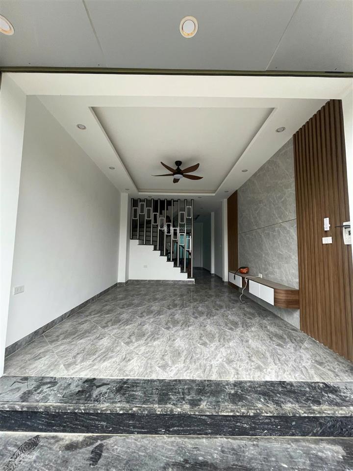 Nhà đẹp xây mới gần cầu tân phú dt45m*4t ôtô con lùi cửa, gần ủy ban, trường, chợhướng nam mát mẻ