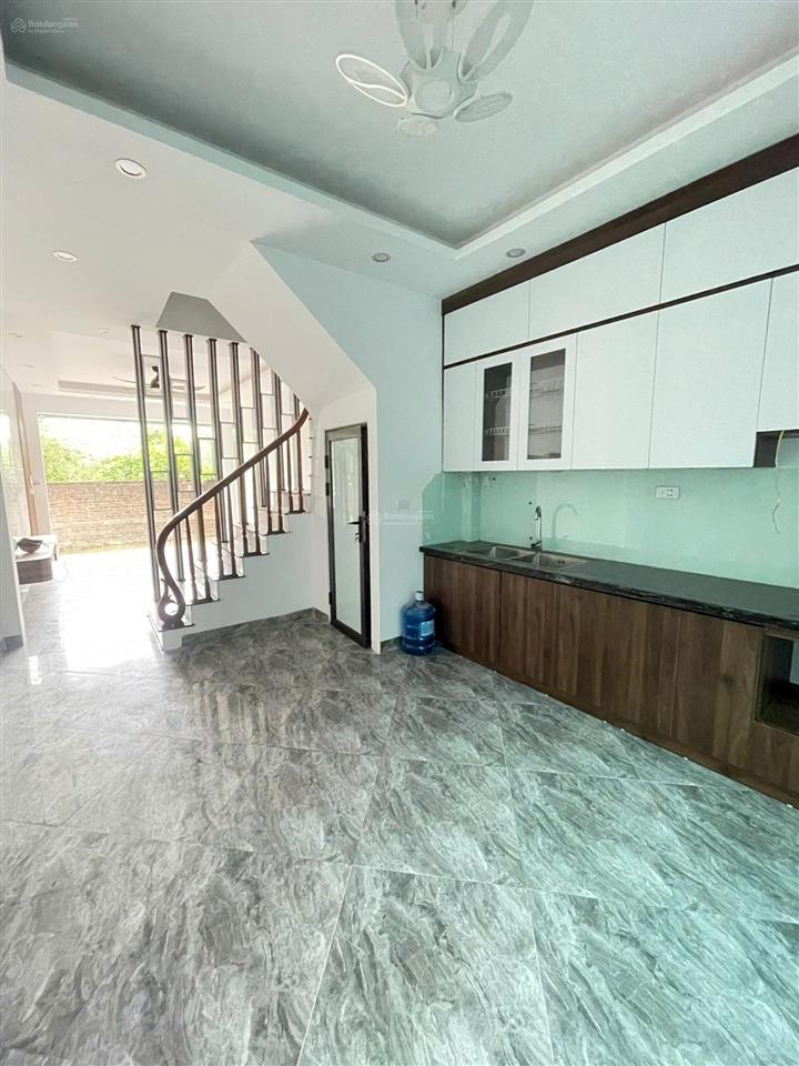 Nhà đẹp xây mới gần cầu tân phú dt45m*4t ôtô con lùi cửa, gần ủy ban, trường, chợhướng nam mát mẻ