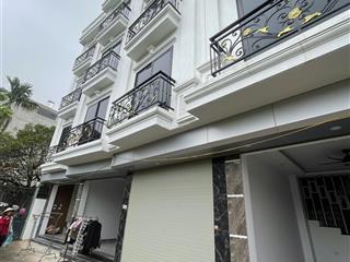 Nhà đẹp xây mới gần cầu tân phú dt45m*4t ôtô con lùi cửa, gần ủy ban, trường, chợhướng nam mát mẻ