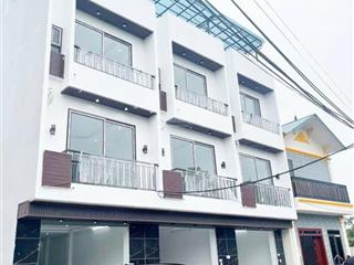 Nhà đẹp giá tốt trong tháng 3. dt 54m*4t ô tô đỗ cửa ngày đêm gần ngay đh sp tdtt và đh kiểm sát