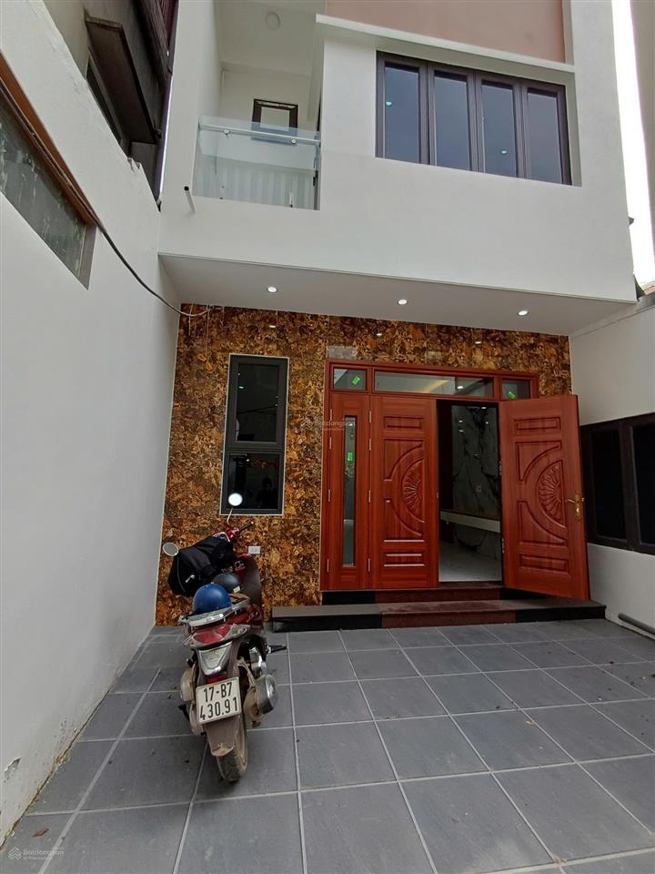 Duy nhất 1 căn gần tt chúc sơn dt 65m*4t xây độc lập thiết kế sân cổng riêng ôtô đỗ gần giá hơn 4tỷ