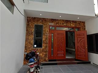 Duy nhất 1 căn gần tt chúc sơn dt65m*4t xây độc lập thiết kế sân cổng riêng ôtô đỗ gần giá hơn 4 tỷ