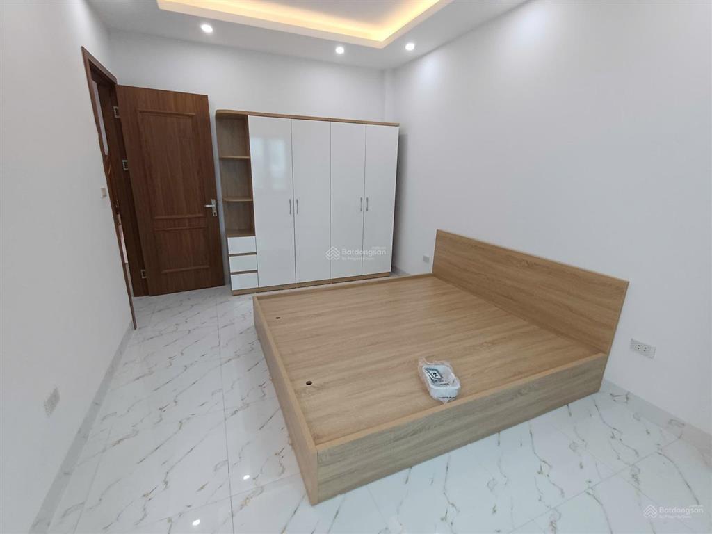 Duy nhất 1 căn gần tt chúc sơn dt 65m*4t xây độc lập thiết kế sân cổng riêng ôtô đỗ gần giá hơn 4tỷ