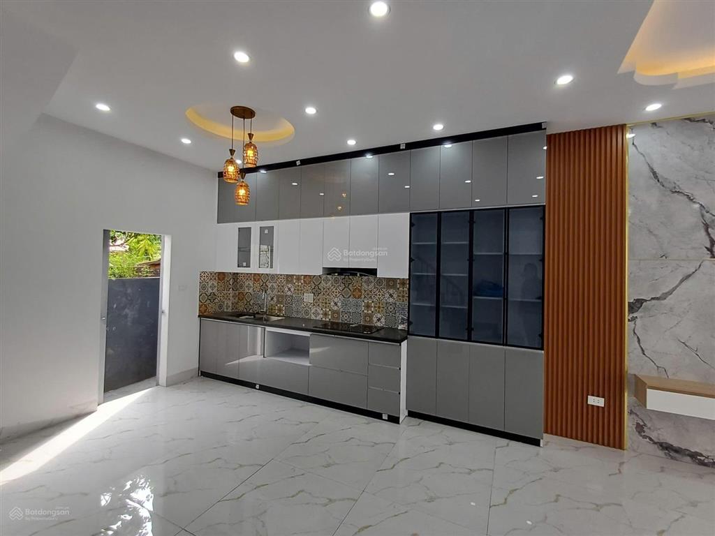 Duy nhất 1 căn gần tt chúc sơn dt 65m*4t xây độc lập thiết kế sân cổng riêng ôtô đỗ gần giá hơn 4tỷ