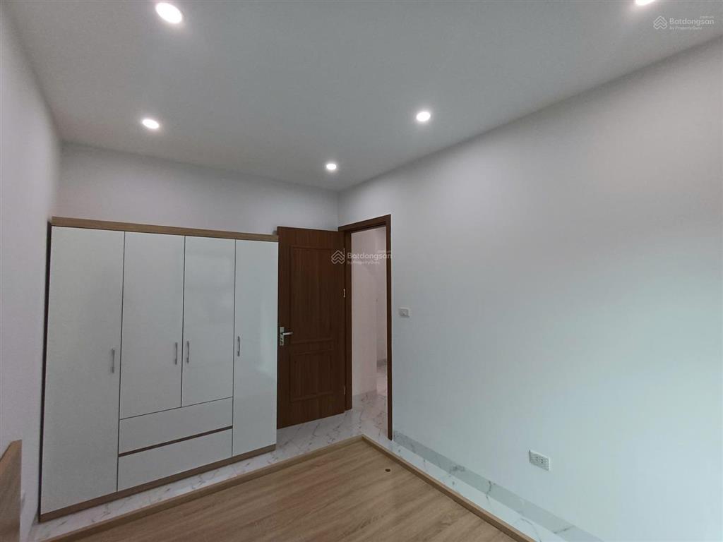 Duy nhất 1 căn gần tt chúc sơn dt 65m*4t xây độc lập thiết kế sân cổng riêng ôtô đỗ gần giá hơn 4tỷ