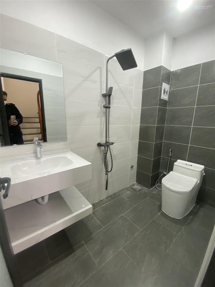 Em bán căn độc lập ngay sát hồ điều hòa đông la và vành đai 4 với dt48m*3t ô tô đỗ cách 1 nhà