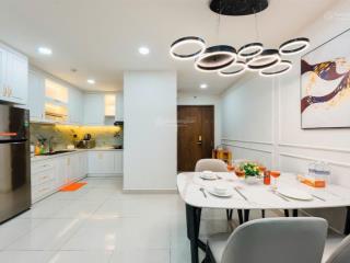 Cần cho thuê căn hộ 2pn  2wc saigon royal quận 4 giá rẻ.  0909 024 ***