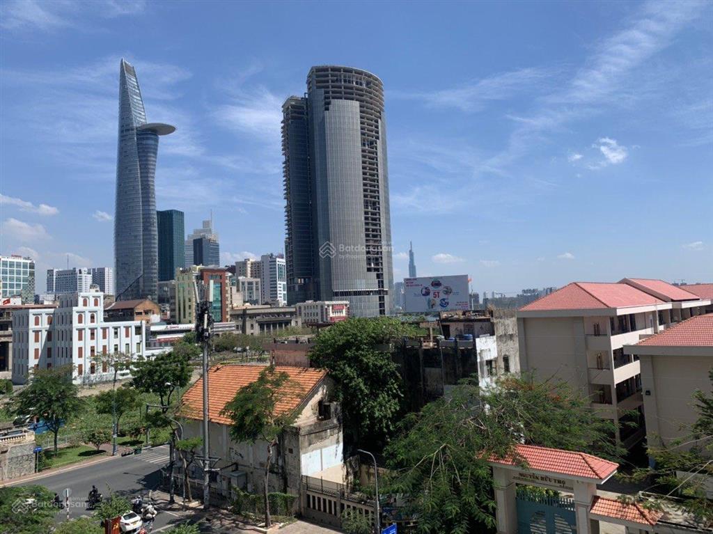 Cần cho thuê căn hộ 1pn1wc saigon royal quận 4 view quận 1 và thủ thiêm.  0909 024 ***
