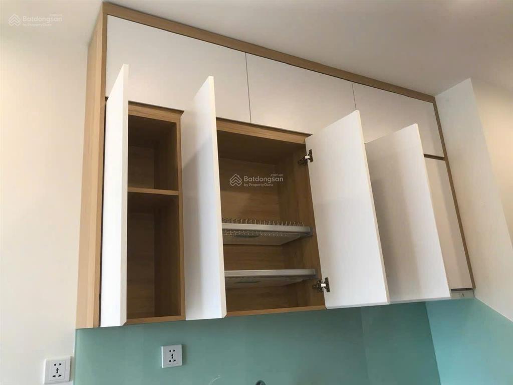 Chính chủ bán căn studio toà sa3, vin smart city 31m2, 2 tỷ 330 full nội thất, tầng 24