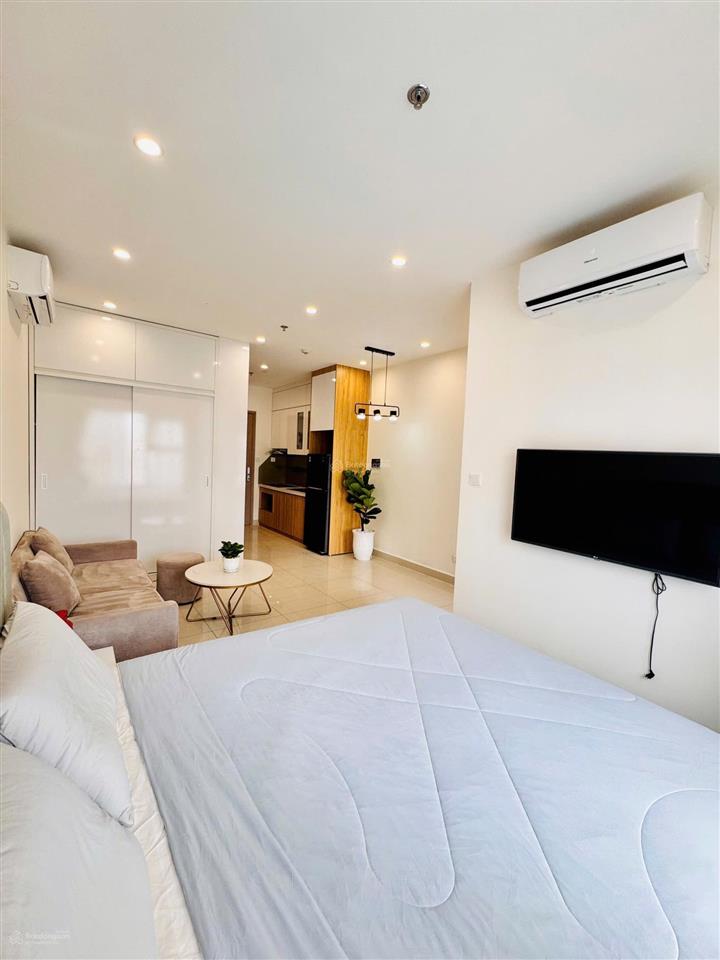 Studio tòa s301 vinhomes smart city, 28m2, 2 tỷ 030 (hai tỷ không trăm ba mươi triệu), đủ nội thất!
