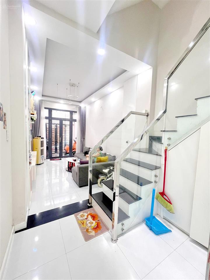 Nhà 4 tầng 4pn nh 6m gần tttm parc mall  bệnh viện quận 8  chợ phạm thế hiển