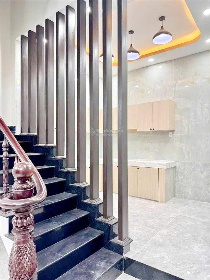 Nhà 4 tầng (4.7x10m)  gần tttm parc mall  chợ phạm thế hiển quận 8