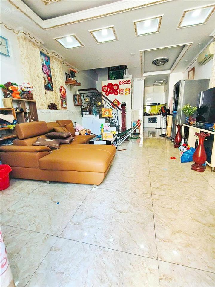 Nhà 3 lầu 5pn (4.5x11m) hẻm xe hơi đường bùi minh trực p.6 quận 8   0933 862 *** sương