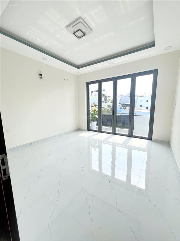 Nhà mới 2 lầu (4,4x14m) hẻm xe hơi đường phạm thế hiển p.3 quận 8   0933 862 *** sương