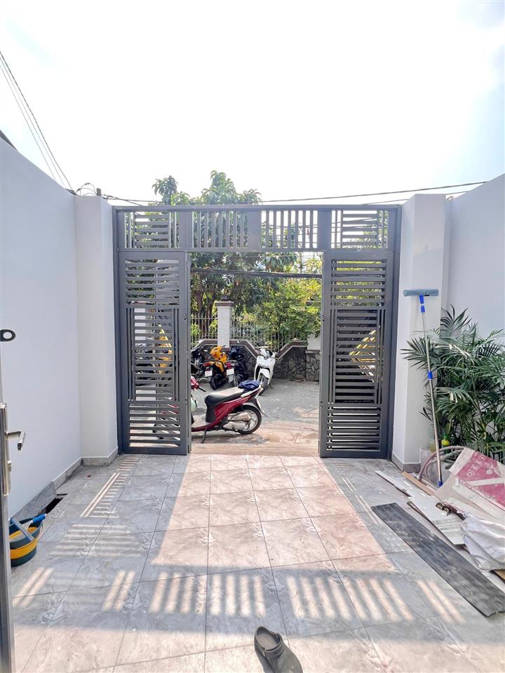 Nhà mới 2 lầu (4,4x14m) hẻm xe hơi đường phạm thế hiển p.3 quận 8   0933 862 *** sương