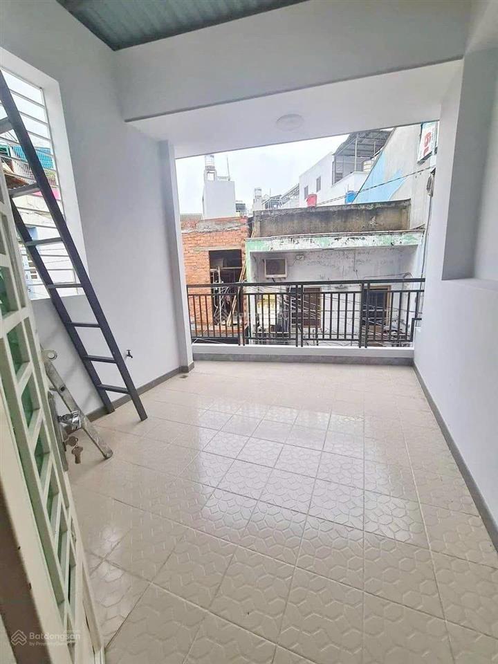 Nhà 1 lầu gần hxh đường âu dương lân  tttm parc mall quận 8