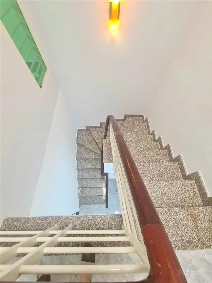 Nhà 1 lầu gần hxh đường âu dương lân  tttm parc mall quận 8