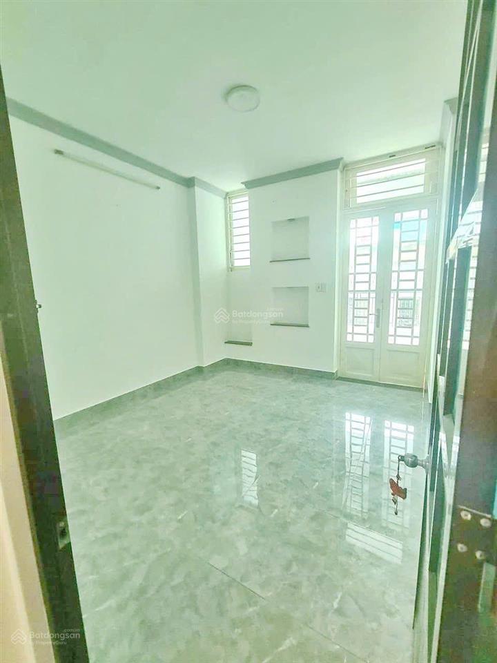 Nhà 1 lầu gần hxh đường âu dương lân  tttm parc mall quận 8