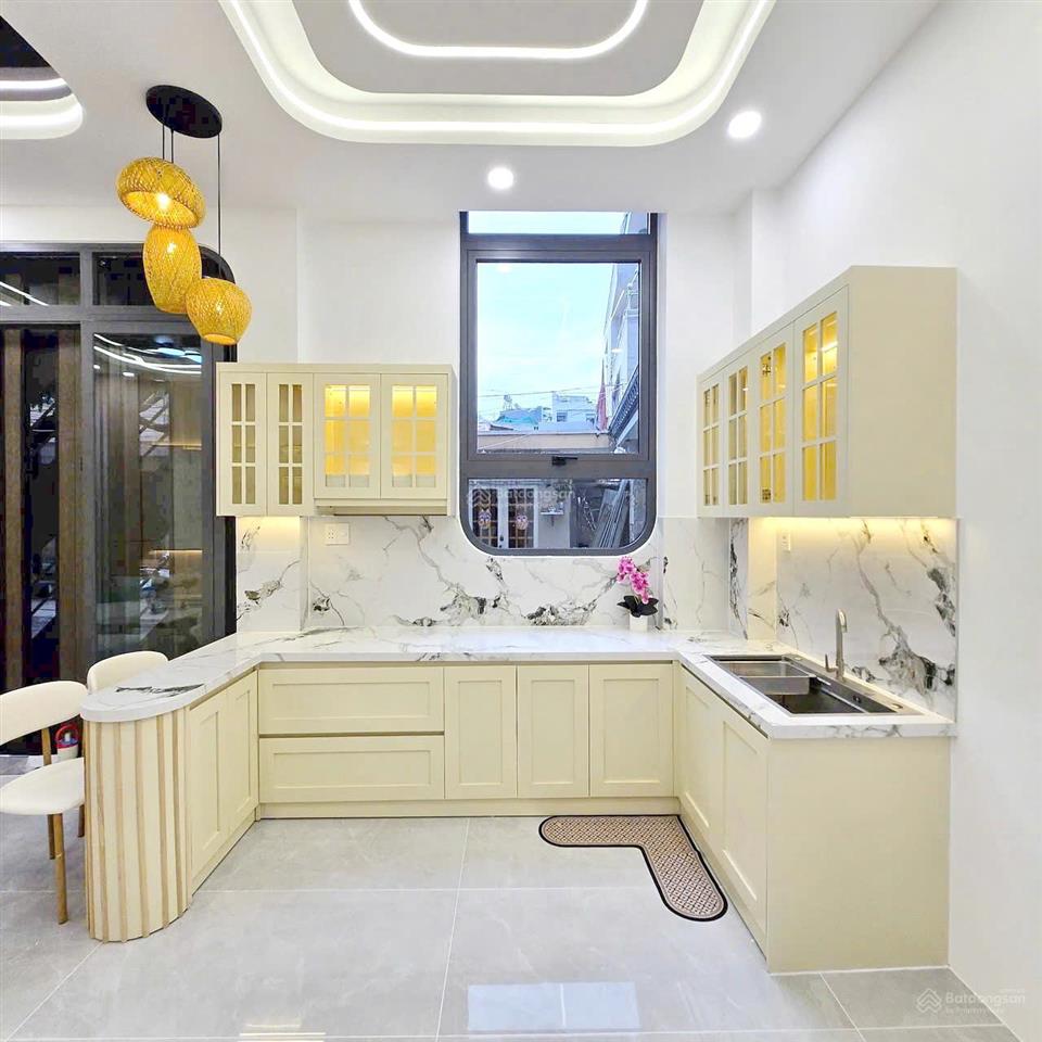 Quận 8 nhà đẹp 4 tầng ngang 6.5m hiếm hxh âu dương lân sát mt phạm thế hiển