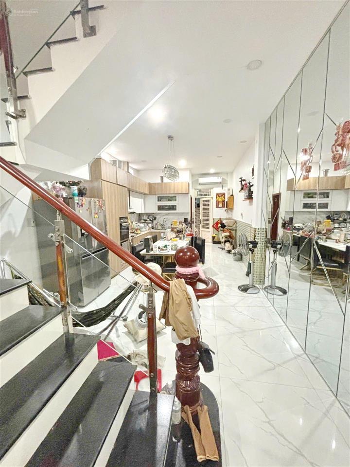 [quận 8] nhà 2 lầu (4.1x20m) gần chợ bùi minh trực  bông sao