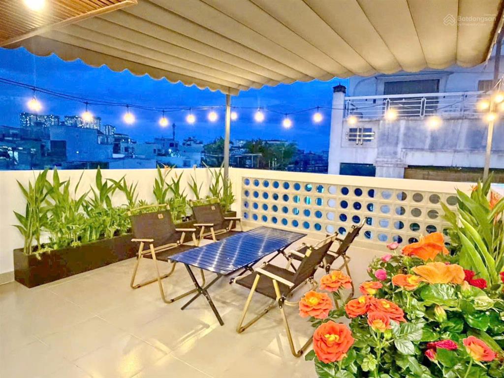 Nhà mới 3 tầng gần mt đường phạm hùng cầu nguyễn tri phương quận 8