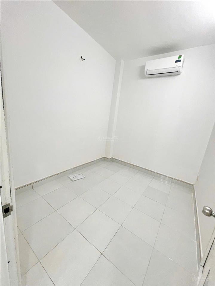 Nhà 2 tầng hẻm xe hơi 8m đường lê văn lương gần lotte mart quận 7