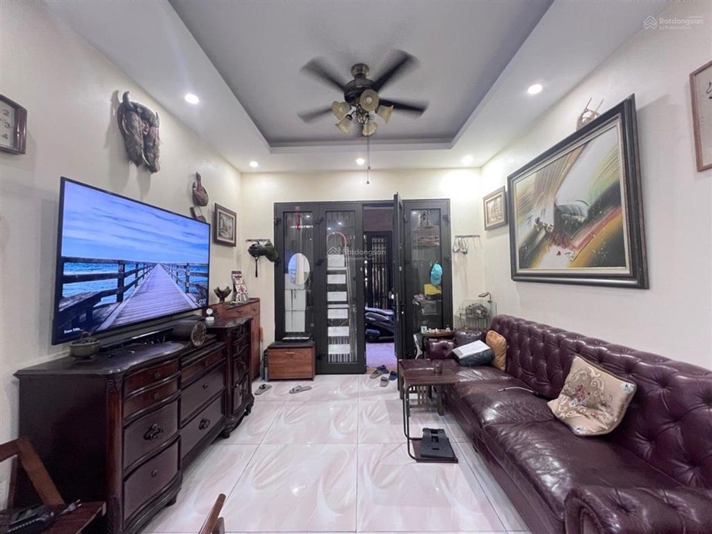 Bán nhà phố ngọc thuỵ ô tô dt30m2 nhà 5 tầng giá nhỉnh 4tỷ