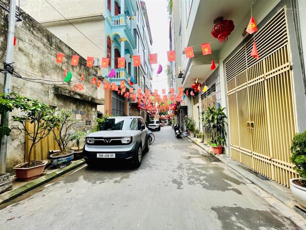 Bán nhà phố sài đồng ô tô tránh thông dt 40m2 mt 4.2m nhà 5 tầng giá 9 tỷ