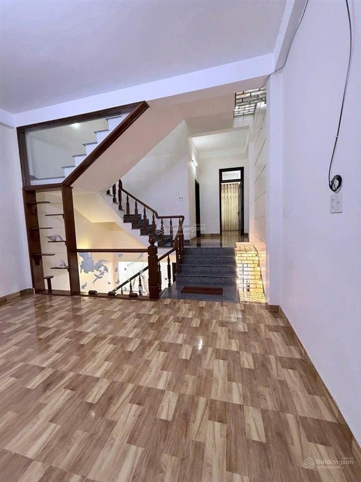 Cho thuê nhà 3 tầng an thượng 22, đối diện công viên
