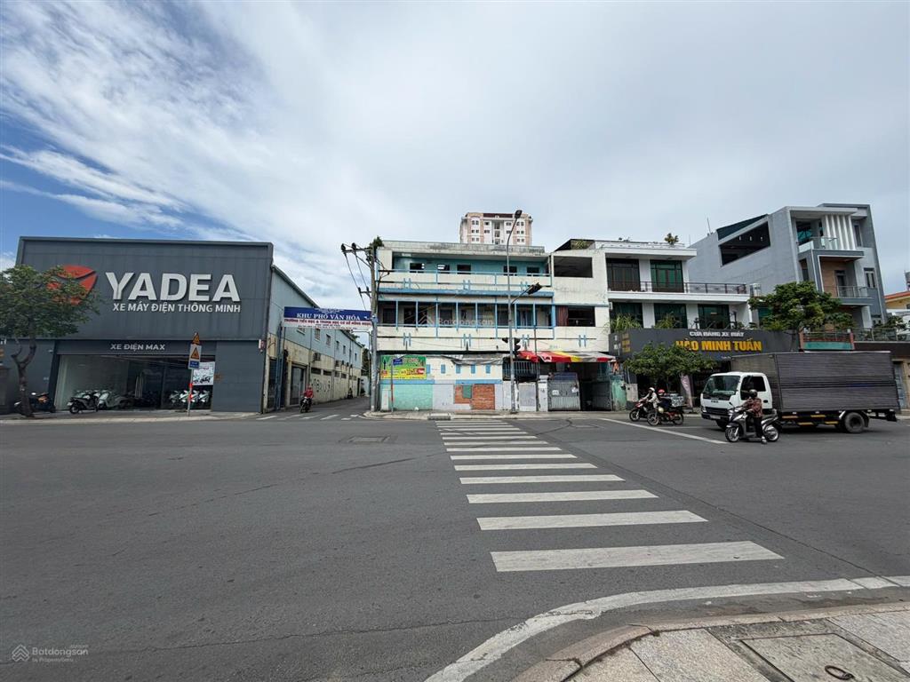 Cho thuê kho 1.000m² mặt tiền lũy bán bích, tân phú