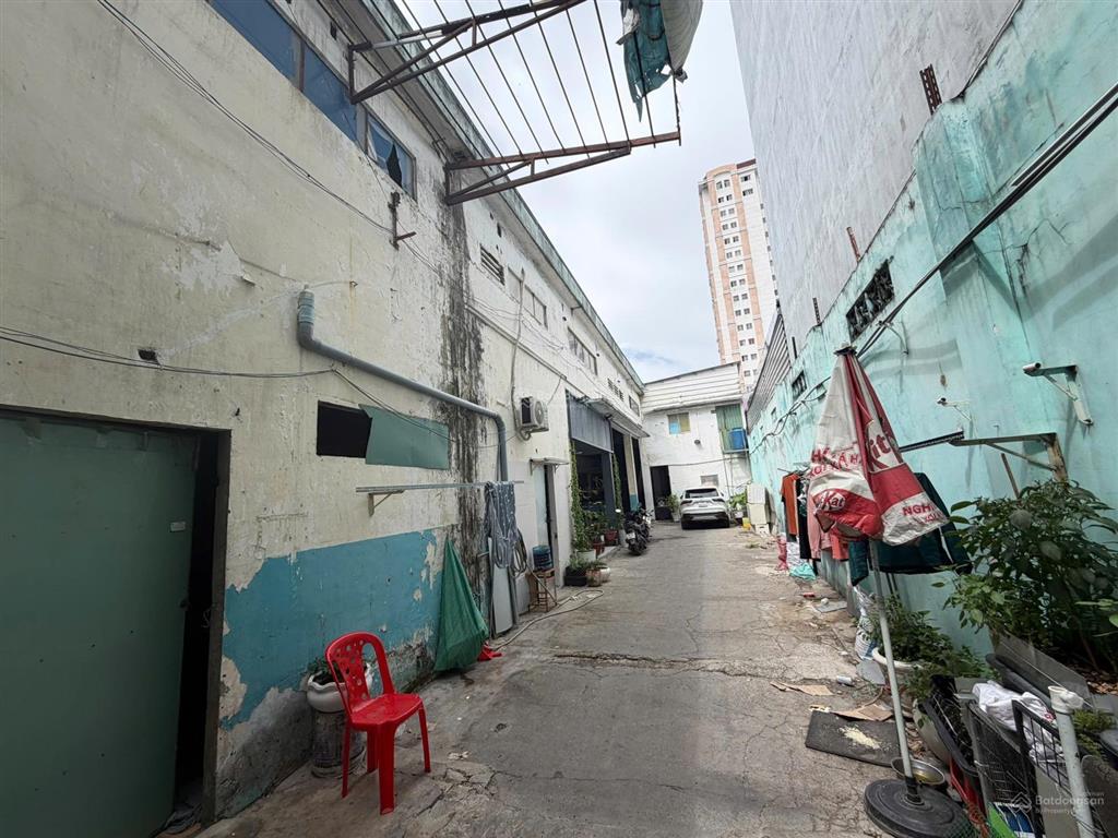 Cho thuê kho 1.000m² mặt tiền lũy bán bích, tân phú