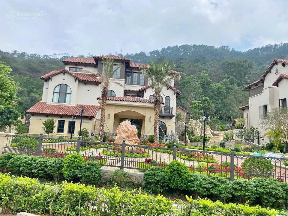 Biệt thự thanh xuân valley sở hữu lâu dài bàn giao luôn view hồ