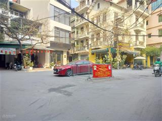 3,95tỷ bán nhà tập thể tầng 1, ngõ thịnh hào 1, ô tô đỗ cửa, full nộ thất ở ngay đón tết