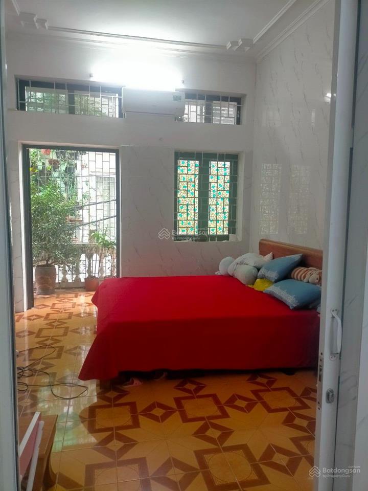 Cho thuê nhà 120m2 gồm 3 tầng giá 8.5 triệu