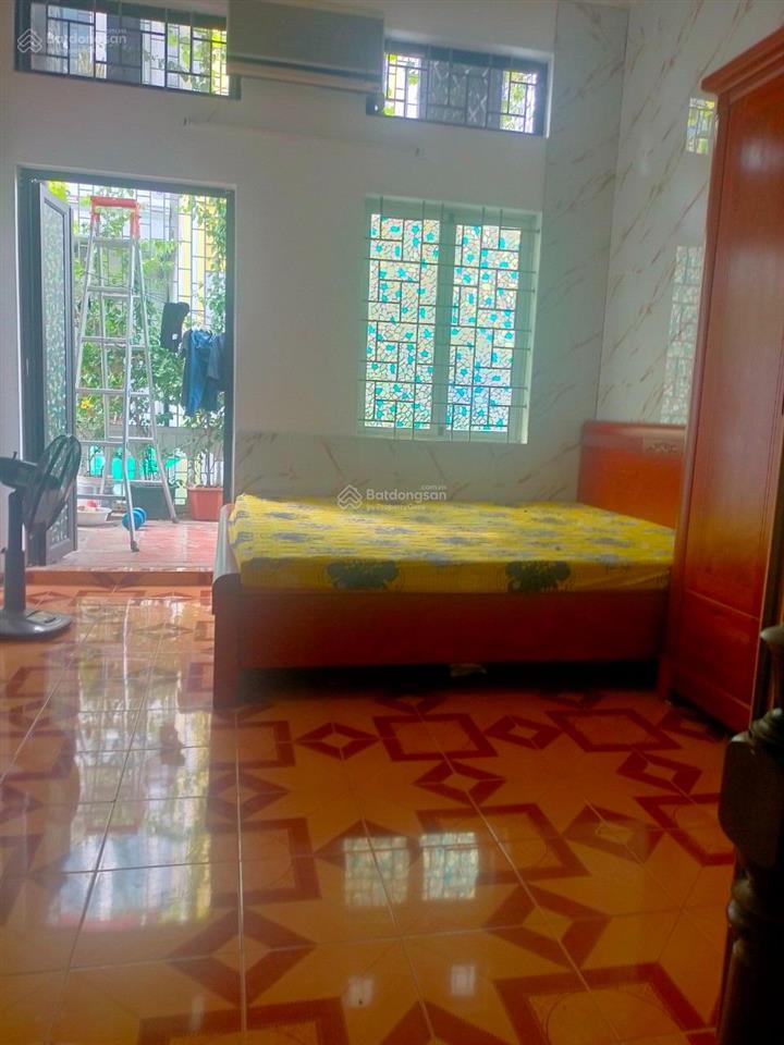 Cho thuê nhà 120m2 gồm 3 tầng giá 8.5 triệu