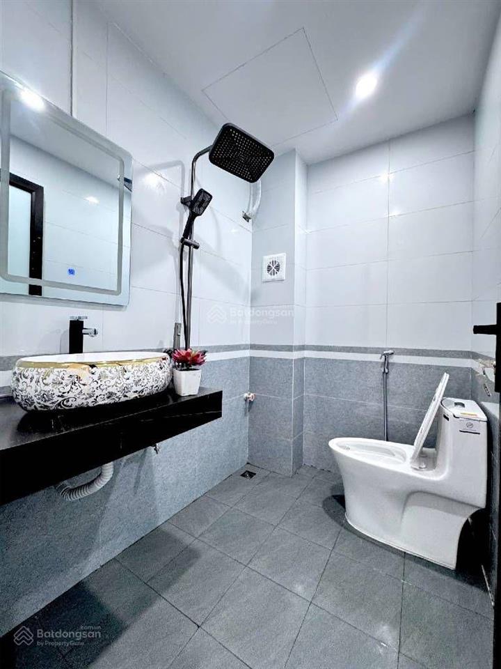 Chính chủ bán nhà 80 m2 giá hơn 10 tỷ ô tô ngũ trông nhà .ngọc hồi nhà 2 mặt .nhà ven hồ rất đẹp