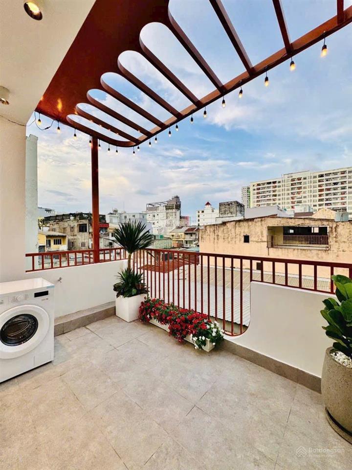 Bán nhà 2 lầu 4.2x18m, giá 1,1 tỷ đồng. đường lý chiêu hoàng. đang cho thuê 12tr. sổ hồng riêng