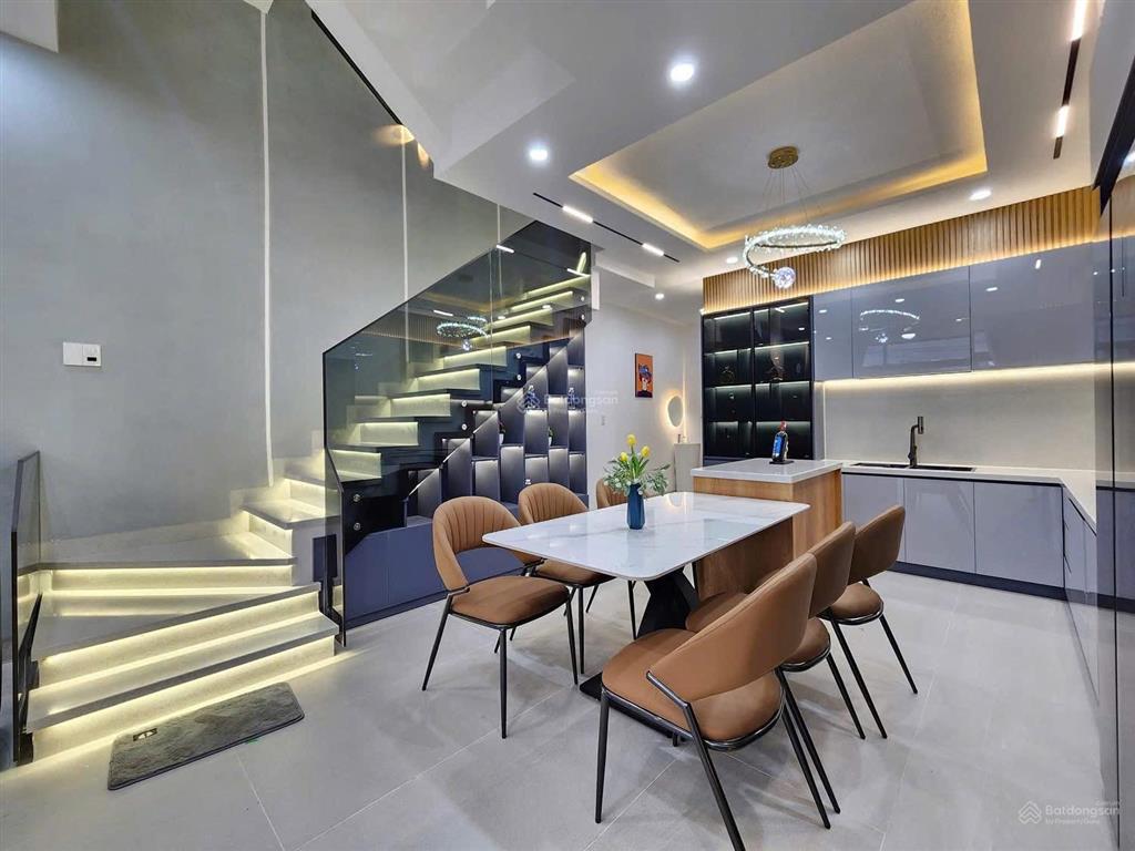 Bán gấp nhà 2 lầu 6x20m. giá 780 triệu. ở khu dân cư gia hoà, xã bình hưng. ngay công viên gia hoà.
