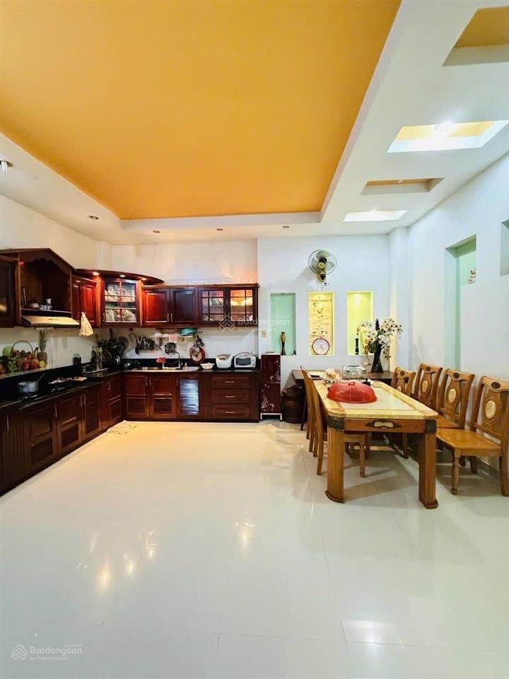Bán nhà 5x15m. giá 2,8 tỷ. đường trần hưng đạo, gần bệnh viện nguyễn tri phương. đang cho thuê 15tr