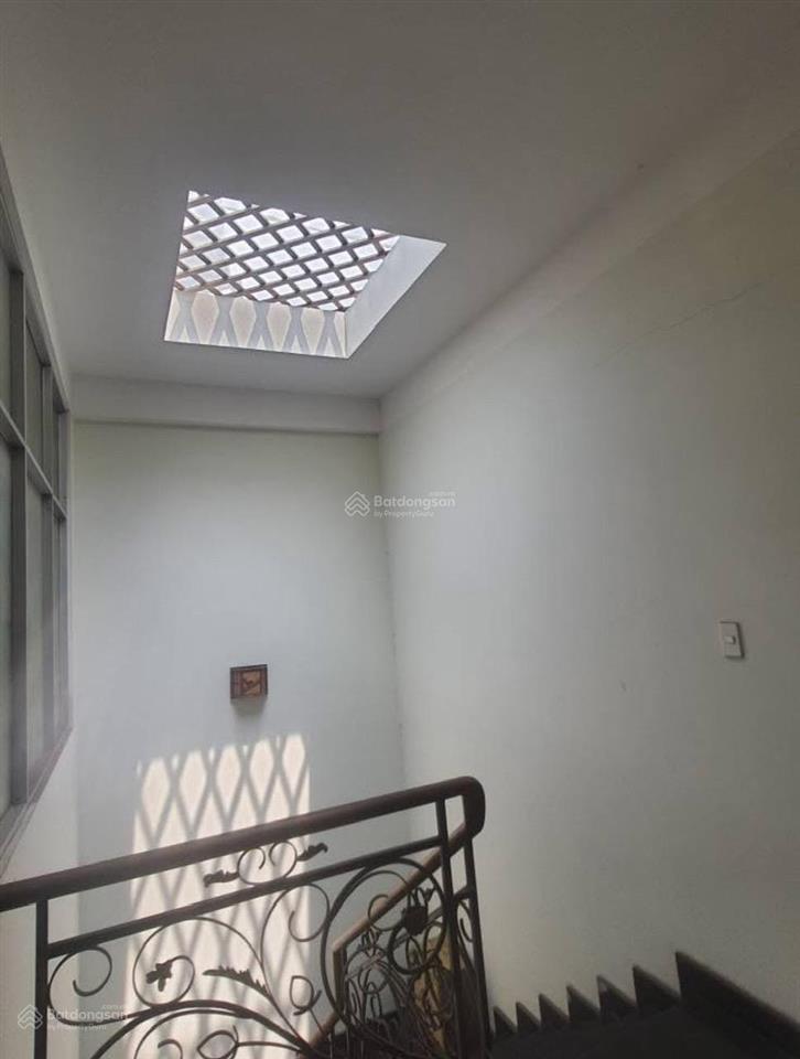 Bán nhà 4x15m. giá 2,2 tỷ. hẻm 1/ đường an bình. gần bệnh viện an bình. nhà đang cho thuê 12 triệu.