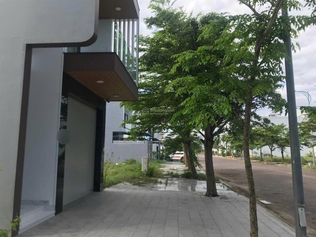 Bán gấp nhà 2 lầu ở khu dân cư conic, 6x20m, giá 950 triệu, gần chợ đầu mối bình điền.sổ hồng riêng