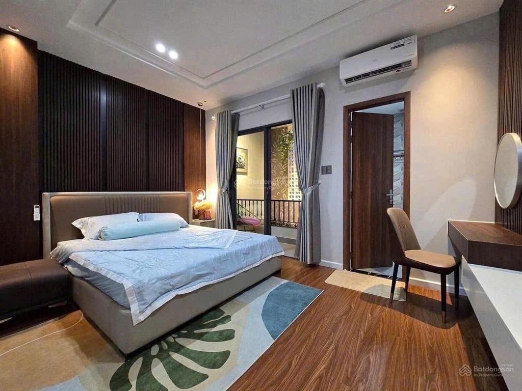 Bán gấp nhà 2 lầu ở khu dân cư conic, 6x20m, giá 950 triệu, gần chợ đầu mối bình điền.sổ hồng riêng