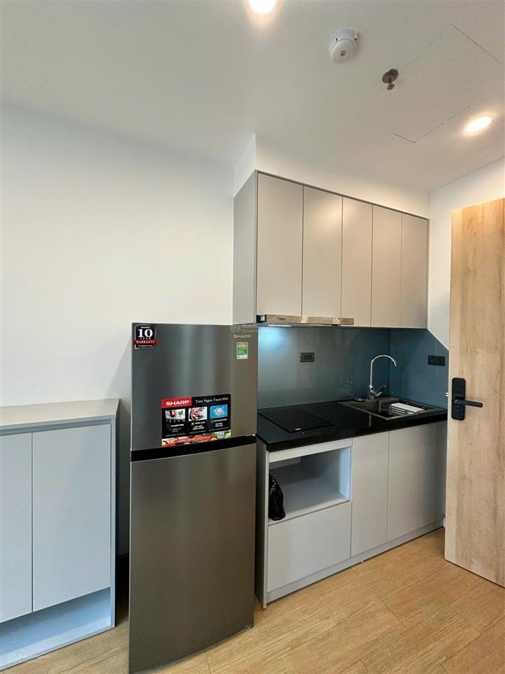 Cho thuê căn hộ gần q1, q3 40m2 tại thích quảng đức, phú nhuận có ban công  cửa sổ thoáng