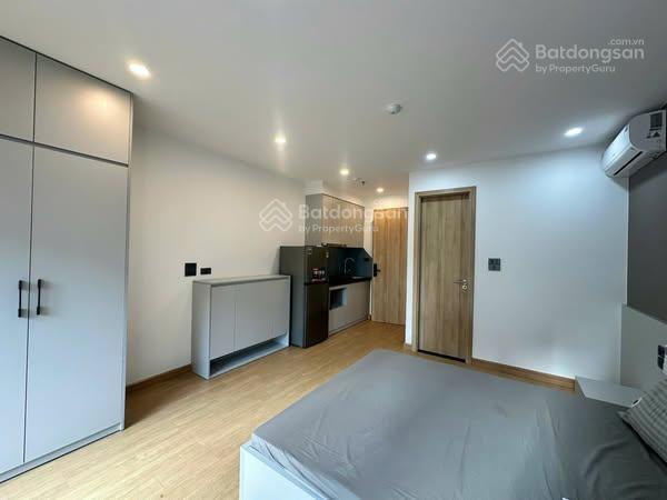 Cho thuê căn hộ gần q1, q3 40m2 tại thích quảng đức, phú nhuận có ban công  cửa sổ thoáng