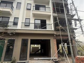 Flc trop hạ long giá 20tr/m đất  thoáng trước thoáng sau không bị áp lưng vào nhà nào