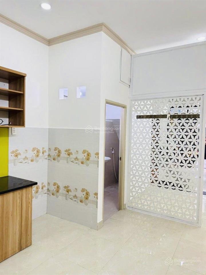 Bán nhà đẹp khu vip lê văn sỹ  hơn 40m2  sân trước 7m  sát mặt tiền